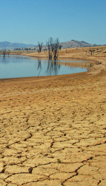 Image of Lake Hume: Tim J Keegan:Flickr CC-BY 2.0